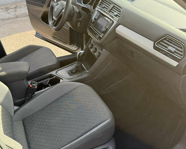 Синий Фольксваген Tiguan Allspace, объемом двигателя 2 л и пробегом 151 тыс. км за 16669 $, фото 10 на Automoto.ua