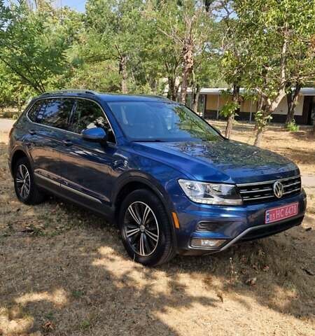 Синий Фольксваген Tiguan Allspace, объемом двигателя 2 л и пробегом 195 тыс. км за 18000 $, фото 6 на Automoto.ua