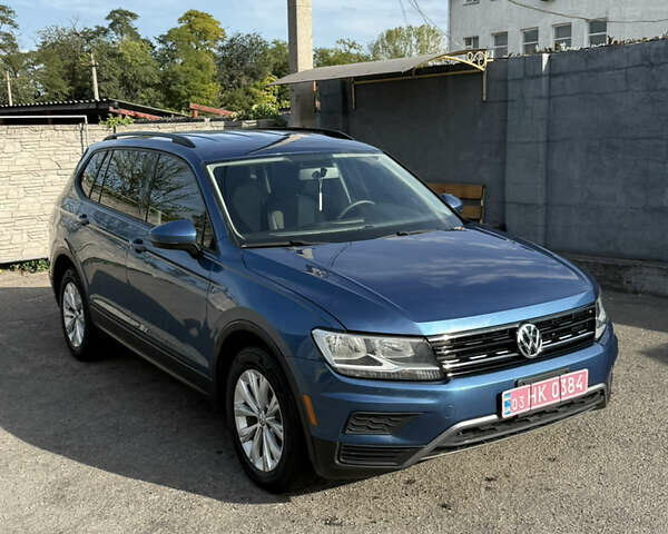Синий Фольксваген Tiguan Allspace, объемом двигателя 2 л и пробегом 151 тыс. км за 16669 $, фото 1 на Automoto.ua
