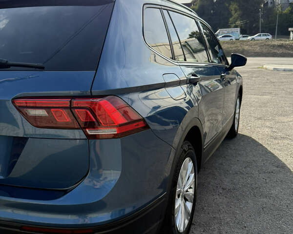 Синий Фольксваген Tiguan Allspace, объемом двигателя 2 л и пробегом 151 тыс. км за 16669 $, фото 6 на Automoto.ua