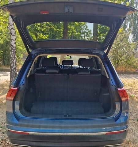 Синий Фольксваген Tiguan Allspace, объемом двигателя 2 л и пробегом 195 тыс. км за 18000 $, фото 11 на Automoto.ua