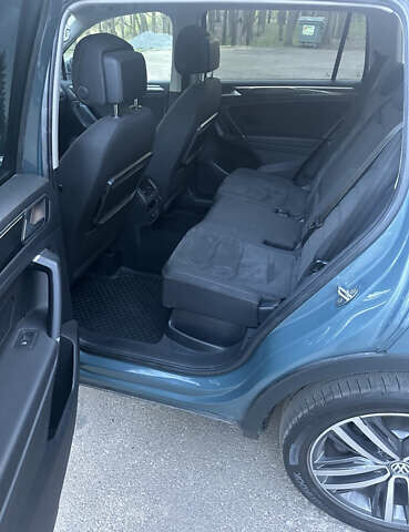 Синий Фольксваген Tiguan Allspace, объемом двигателя 2 л и пробегом 188 тыс. км за 30000 $, фото 12 на Automoto.ua