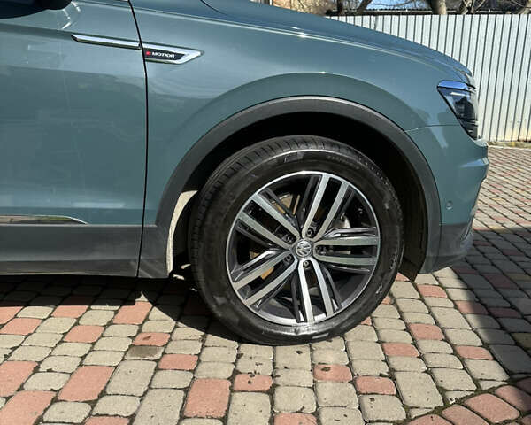 Синий Фольксваген Tiguan Allspace, объемом двигателя 2 л и пробегом 188 тыс. км за 30000 $, фото 3 на Automoto.ua
