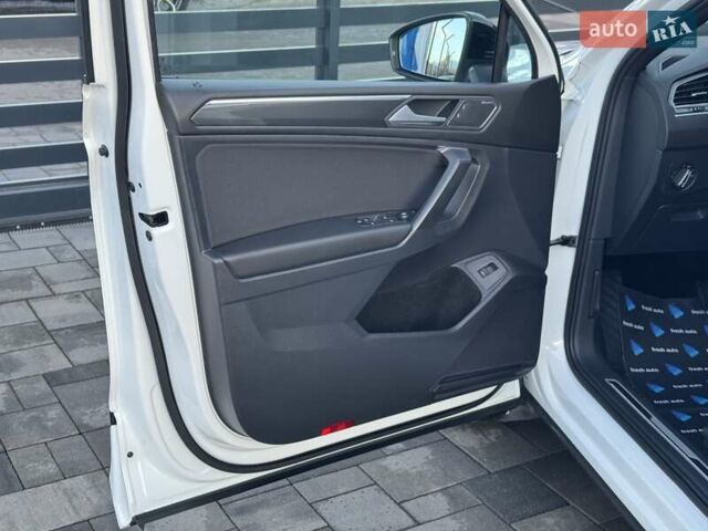 Синий Фольксваген Tiguan Allspace, объемом двигателя 2 л и пробегом 52 тыс. км за 36900 $, фото 9 на Automoto.ua