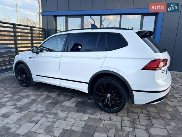 Синий Фольксваген Tiguan Allspace, объемом двигателя 2 л и пробегом 52 тыс. км за 36900 $, фото 21 на Automoto.ua