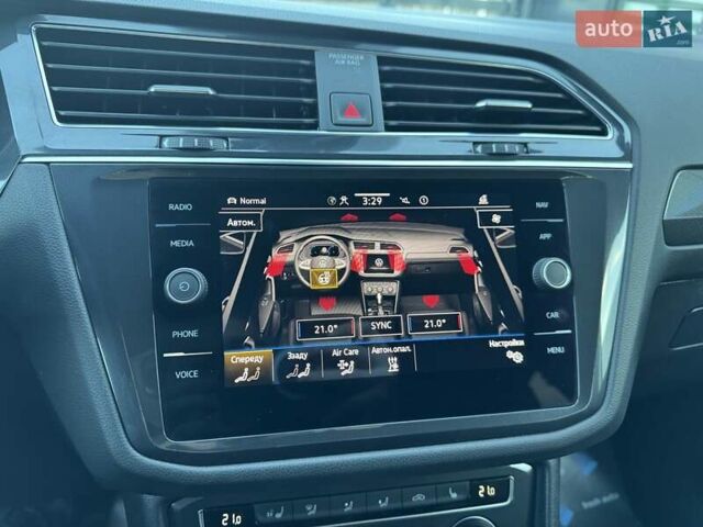 Синий Фольксваген Tiguan Allspace, объемом двигателя 2 л и пробегом 52 тыс. км за 36900 $, фото 18 на Automoto.ua