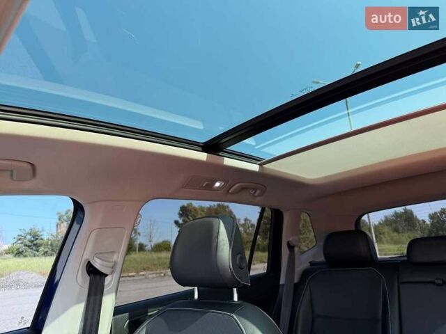 Синий Фольксваген Tiguan Allspace, объемом двигателя 2 л и пробегом 52 тыс. км за 23299 $, фото 5 на Automoto.ua