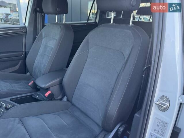 Синий Фольксваген Tiguan Allspace, объемом двигателя 2 л и пробегом 52 тыс. км за 36900 $, фото 15 на Automoto.ua