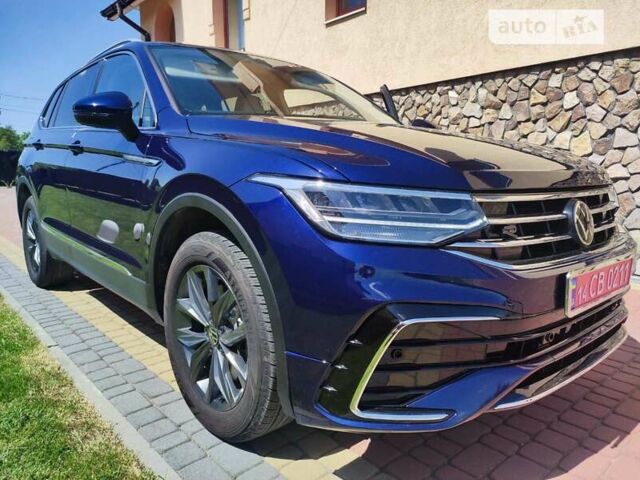 Синий Фольксваген Tiguan Allspace, объемом двигателя 0 л и пробегом 13 тыс. км за 28800 $, фото 2 на Automoto.ua