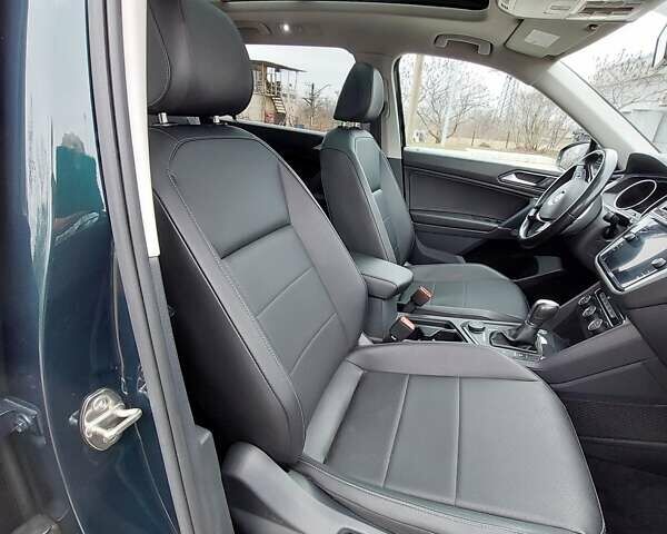 Зеленый Фольксваген Tiguan Allspace, объемом двигателя 0 л и пробегом 63 тыс. км за 21500 $, фото 16 на Automoto.ua