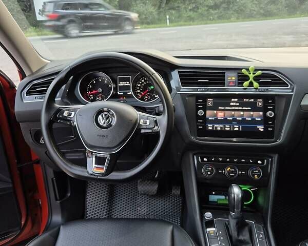 Оранжевый Фольксваген Tiguan Allspace, объемом двигателя 2 л и пробегом 175 тыс. км за 18500 $, фото 11 на Automoto.ua