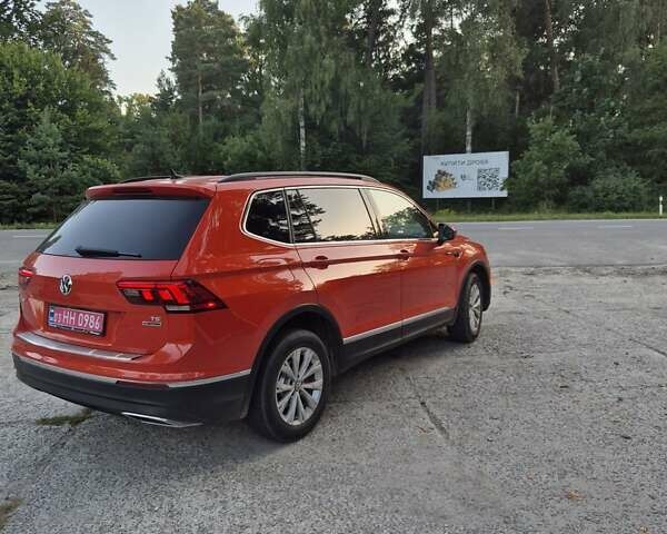 Оранжевый Фольксваген Tiguan Allspace, объемом двигателя 2 л и пробегом 175 тыс. км за 18500 $, фото 9 на Automoto.ua