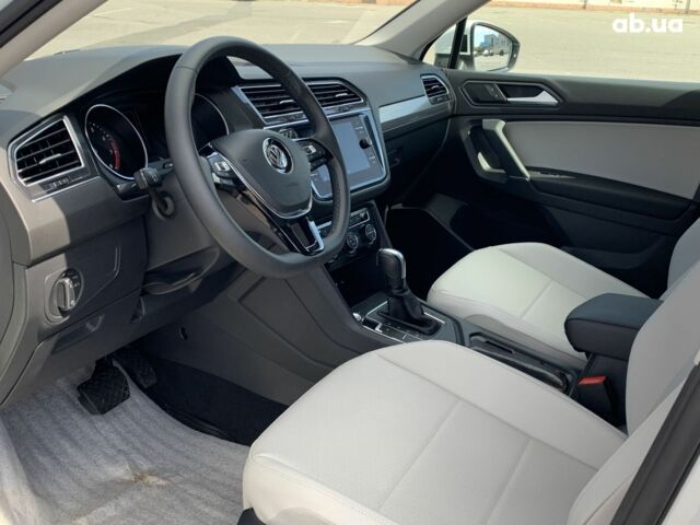Білий Фольксваген Тігуан, об'ємом двигуна 0 л та пробігом 10 тис. км за 31000 $, фото 6 на Automoto.ua