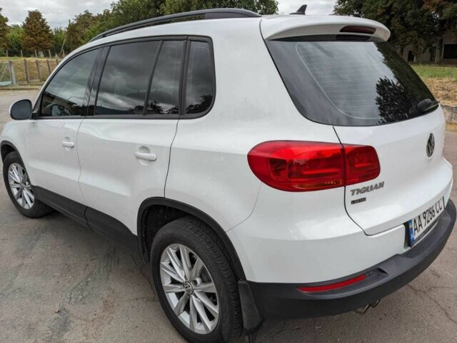 Белый Фольксваген Тигуан, объемом двигателя 2 л и пробегом 58 тыс. км за 14000 $, фото 3 на Automoto.ua