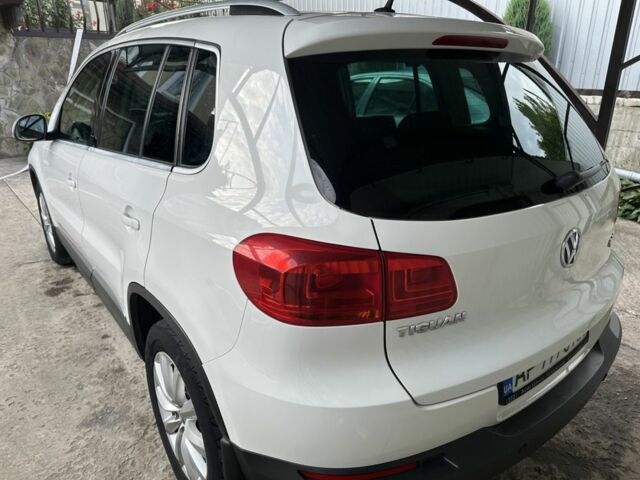 Белый Фольксваген Тигуан, объемом двигателя 2 л и пробегом 173 тыс. км за 17300 $, фото 3 на Automoto.ua