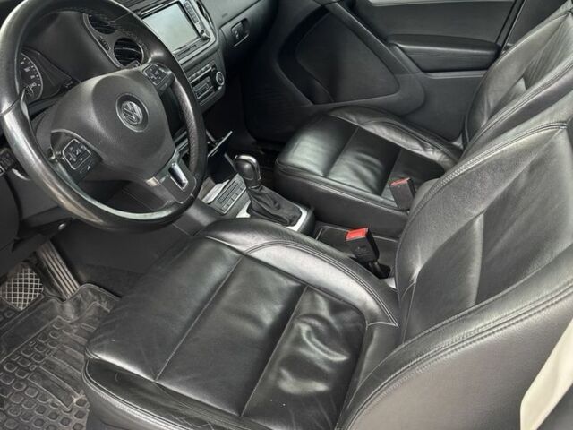 Белый Фольксваген Тигуан, объемом двигателя 2 л и пробегом 173 тыс. км за 17300 $, фото 5 на Automoto.ua