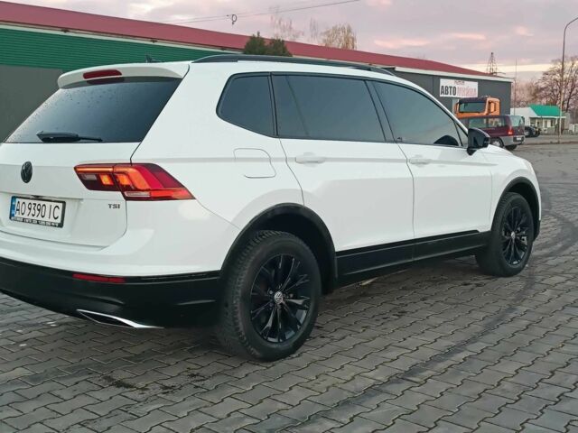 Белый Фольксваген Тигуан, объемом двигателя 2 л и пробегом 144 тыс. км за 16650 $, фото 1 на Automoto.ua