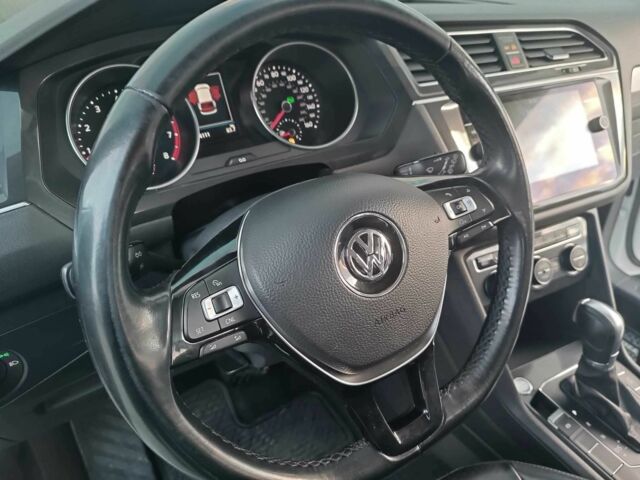 Белый Фольксваген Тигуан, объемом двигателя 2 л и пробегом 144 тыс. км за 16650 $, фото 9 на Automoto.ua