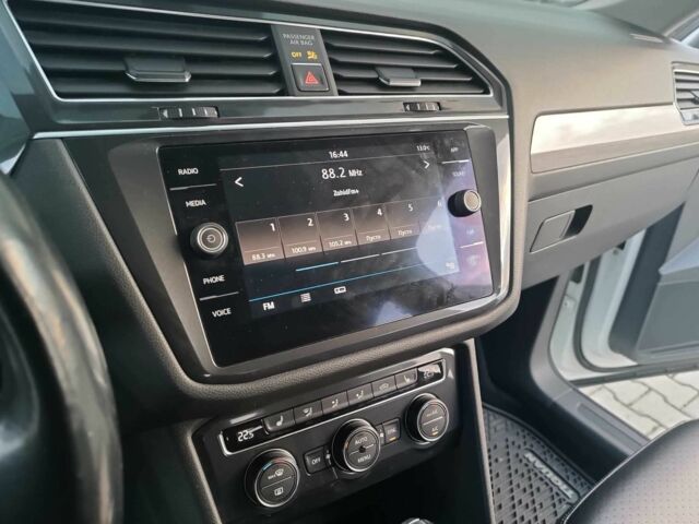 Белый Фольксваген Тигуан, объемом двигателя 2 л и пробегом 144 тыс. км за 16650 $, фото 8 на Automoto.ua