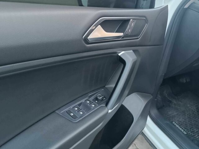 Белый Фольксваген Тигуан, объемом двигателя 2 л и пробегом 144 тыс. км за 16650 $, фото 6 на Automoto.ua