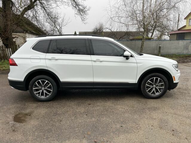 Белый Фольксваген Тигуан, объемом двигателя 2 л и пробегом 119 тыс. км за 20000 $, фото 3 на Automoto.ua