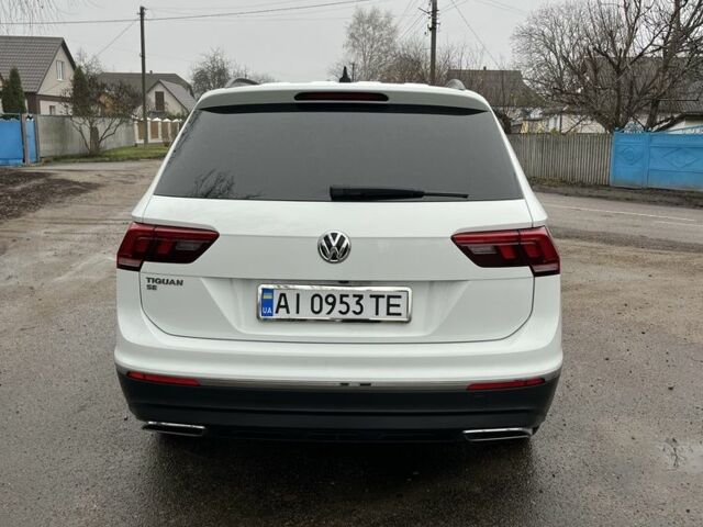 Белый Фольксваген Тигуан, объемом двигателя 2 л и пробегом 119 тыс. км за 20000 $, фото 6 на Automoto.ua