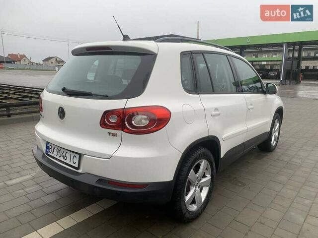 Белый Фольксваген Тигуан, объемом двигателя 1.4 л и пробегом 270 тыс. км за 10500 $, фото 2 на Automoto.ua