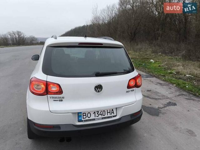 Білий Фольксваген Тігуан, об'ємом двигуна 1.97 л та пробігом 140 тис. км за 12000 $, фото 33 на Automoto.ua