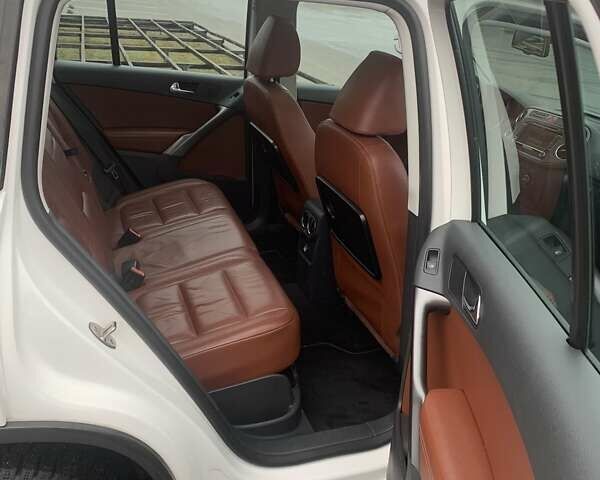 Белый Фольксваген Тигуан, объемом двигателя 1.4 л и пробегом 270 тыс. км за 10500 $, фото 9 на Automoto.ua