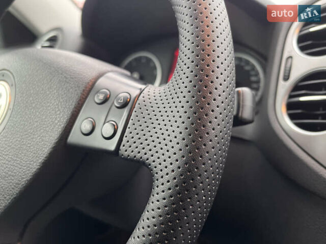 Білий Фольксваген Тігуан, об'ємом двигуна 1.4 л та пробігом 202 тис. км за 8699 $, фото 23 на Automoto.ua