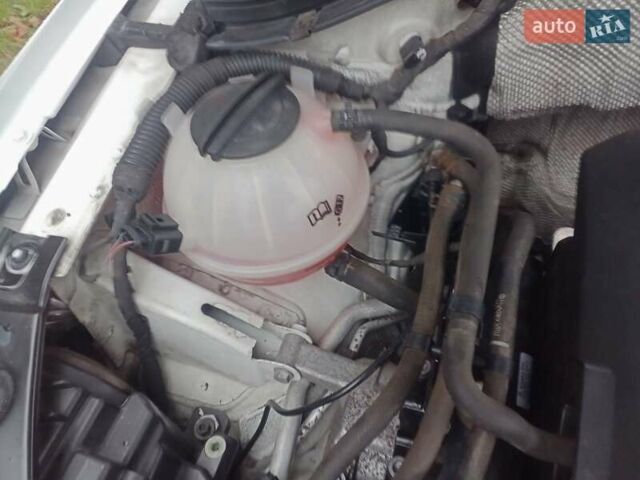 Білий Фольксваген Тігуан, об'ємом двигуна 1.97 л та пробігом 140 тис. км за 12000 $, фото 8 на Automoto.ua