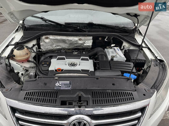 Білий Фольксваген Тігуан, об'ємом двигуна 1.4 л та пробігом 202 тис. км за 8699 $, фото 12 на Automoto.ua