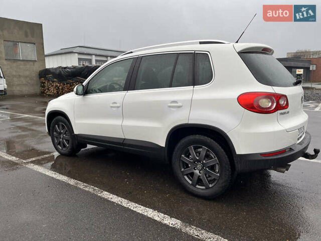 Білий Фольксваген Тігуан, об'ємом двигуна 1.4 л та пробігом 202 тис. км за 8699 $, фото 6 на Automoto.ua