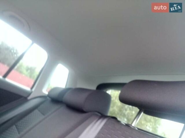 Білий Фольксваген Тігуан, об'ємом двигуна 1.97 л та пробігом 140 тис. км за 12000 $, фото 34 на Automoto.ua