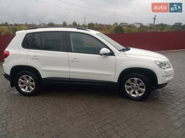 Білий Фольксваген Тігуан, об'ємом двигуна 1.97 л та пробігом 140 тис. км за 12000 $, фото 12 на Automoto.ua
