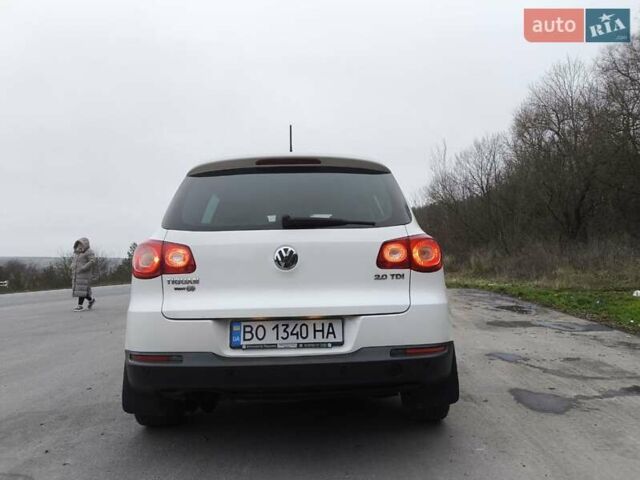 Білий Фольксваген Тігуан, об'ємом двигуна 1.97 л та пробігом 140 тис. км за 12000 $, фото 37 на Automoto.ua