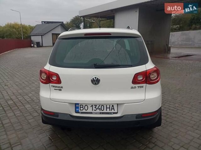 Білий Фольксваген Тігуан, об'ємом двигуна 1.97 л та пробігом 140 тис. км за 12000 $, фото 39 на Automoto.ua