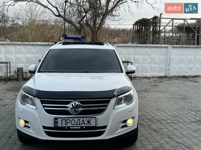 Белый Фольксваген Тигуан, объемом двигателя 2 л и пробегом 277 тыс. км за 11800 $, фото 2 на Automoto.ua