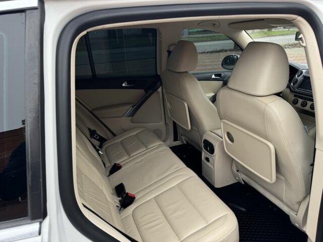 Белый Фольксваген Тигуан, объемом двигателя 2 л и пробегом 256 тыс. км за 10800 $, фото 9 на Automoto.ua