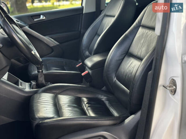 Белый Фольксваген Тигуан, объемом двигателя 1.4 л и пробегом 225 тыс. км за 9700 $, фото 17 на Automoto.ua