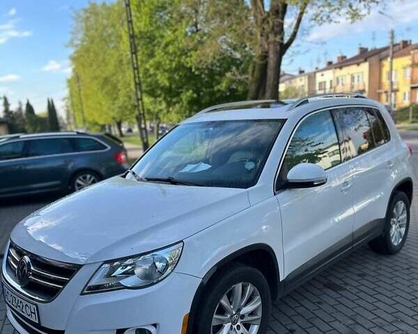 Белый Фольксваген Тигуан, объемом двигателя 2.36 л и пробегом 200 тыс. км за 9000 $, фото 12 на Automoto.ua