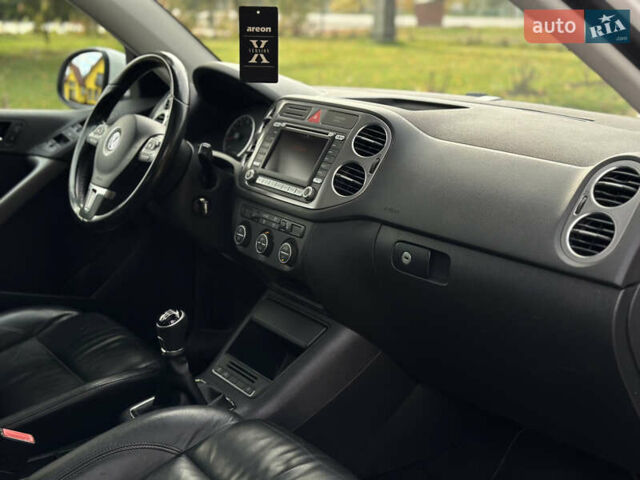 Белый Фольксваген Тигуан, объемом двигателя 1.4 л и пробегом 225 тыс. км за 9700 $, фото 24 на Automoto.ua