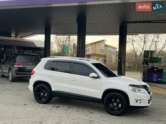 Белый Фольксваген Тигуан, объемом двигателя 2 л и пробегом 277 тыс. км за 11800 $, фото 5 на Automoto.ua