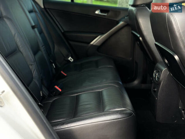 Белый Фольксваген Тигуан, объемом двигателя 1.4 л и пробегом 225 тыс. км за 9700 $, фото 29 на Automoto.ua