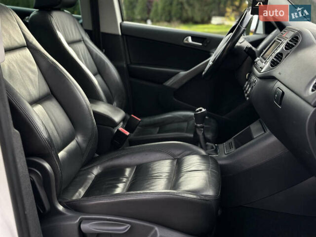 Белый Фольксваген Тигуан, объемом двигателя 1.4 л и пробегом 225 тыс. км за 9700 $, фото 22 на Automoto.ua