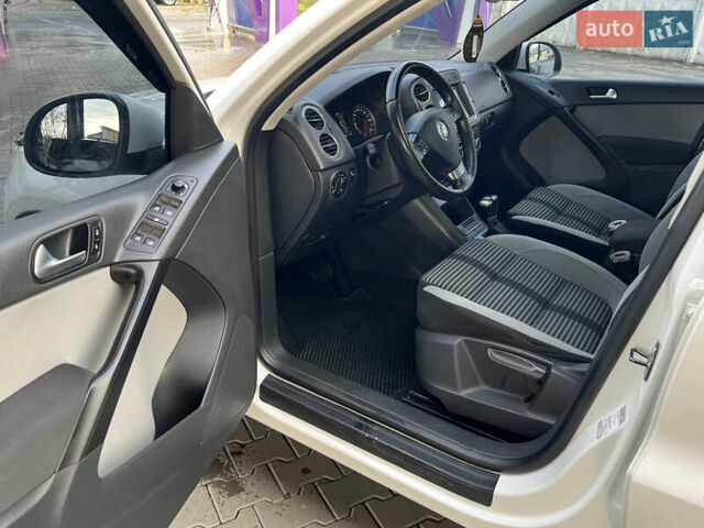 Белый Фольксваген Тигуан, объемом двигателя 2 л и пробегом 277 тыс. км за 11800 $, фото 10 на Automoto.ua