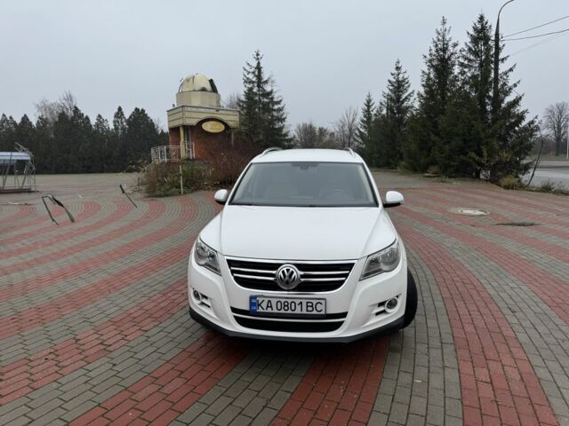 Белый Фольксваген Тигуан, объемом двигателя 2 л и пробегом 256 тыс. км за 10800 $, фото 6 на Automoto.ua