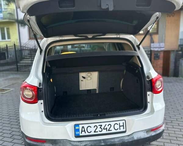 Белый Фольксваген Тигуан, объемом двигателя 2.36 л и пробегом 200 тыс. км за 9000 $, фото 8 на Automoto.ua