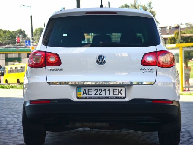Белый Фольксваген Тигуан, объемом двигателя 2 л и пробегом 180 тыс. км за 11700 $, фото 13 на Automoto.ua