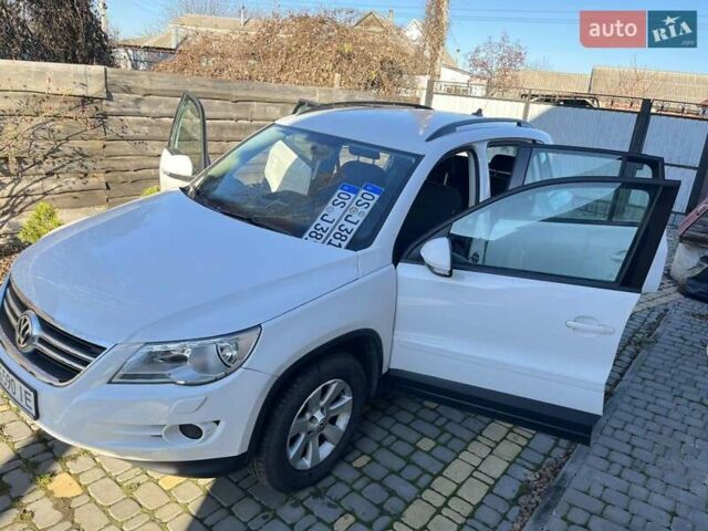Белый Фольксваген Тигуан, объемом двигателя 1.4 л и пробегом 226 тыс. км за 9660 $, фото 14 на Automoto.ua